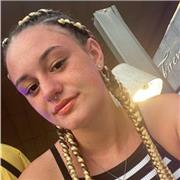 Me defino una persona activa, empatica y inteligente. Podría dar clases a niños de entre 3 a 8 años